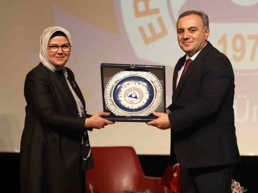 Erü’de ‘millî Mücadele’den Bugüne Dış Politika’ Konferansı Düzenlendi