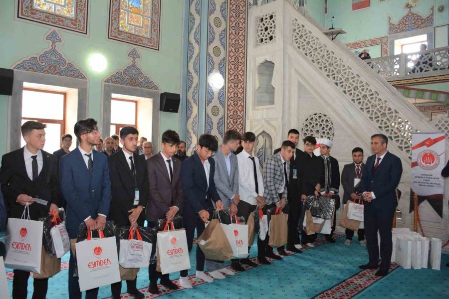 Eskişehir’de “genç Hatipler Hutbe Okuma Bölge Yarışması” Gerçekleştirildi