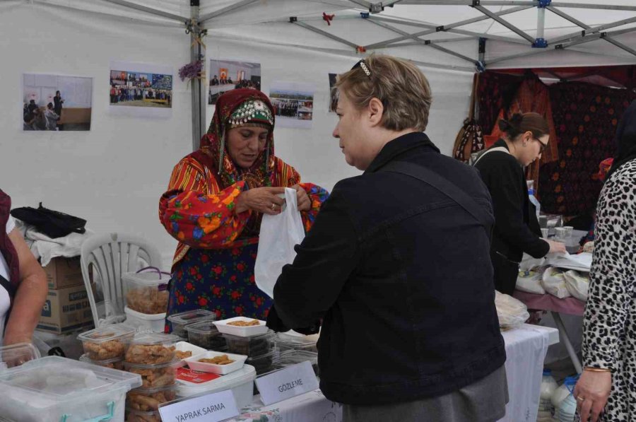 Vilayet Meydanı’nda Gözleme Yaptılar