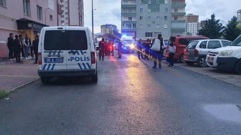 Komşuların Otopark Kavgası Kanlı Bitti: 1 Yaralı