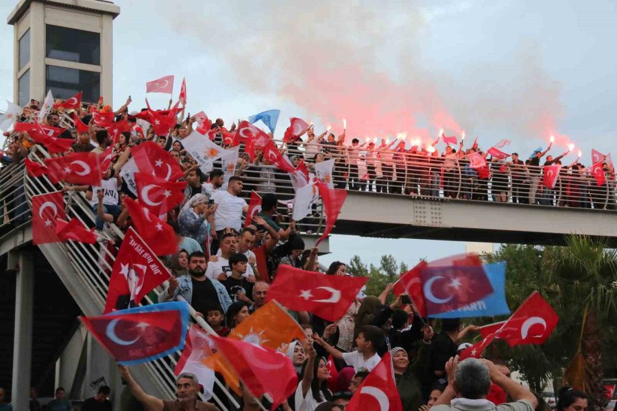 Bakan Çavuşoğlu’ndan Zafer Konuşması: “bu Millet Sana Güvenmiyorsa Dön Aynaya Bak. Kaç Seçimdir Kaybediyorsun”