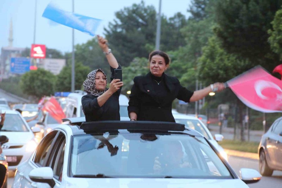 Bakan Çavuşoğlu’ndan Zafer Konuşması: “bu Millet Sana Güvenmiyorsa Dön Aynaya Bak. Kaç Seçimdir Kaybediyorsun”