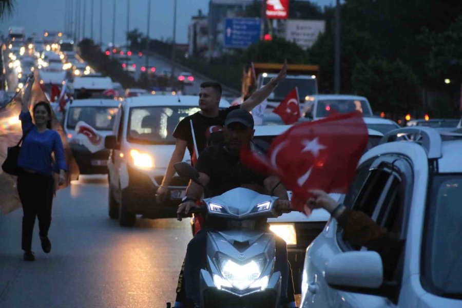 Bakan Çavuşoğlu’ndan Zafer Konuşması: “bu Millet Sana Güvenmiyorsa Dön Aynaya Bak. Kaç Seçimdir Kaybediyorsun”