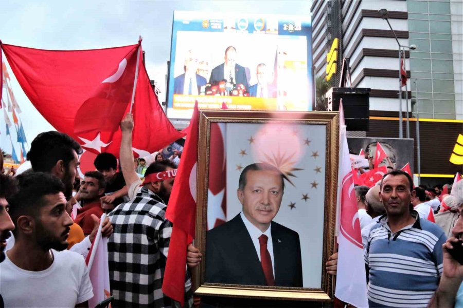 Bakan Çavuşoğlu’ndan Zafer Konuşması: “bu Millet Sana Güvenmiyorsa Dön Aynaya Bak. Kaç Seçimdir Kaybediyorsun”