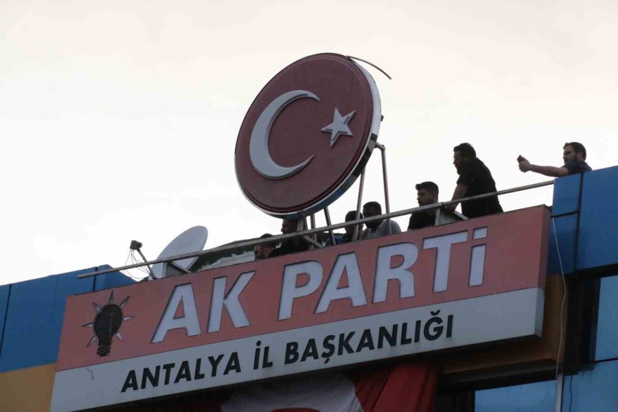 Bakan Çavuşoğlu’ndan Zafer Konuşması: “bu Millet Sana Güvenmiyorsa Dön Aynaya Bak. Kaç Seçimdir Kaybediyorsun”