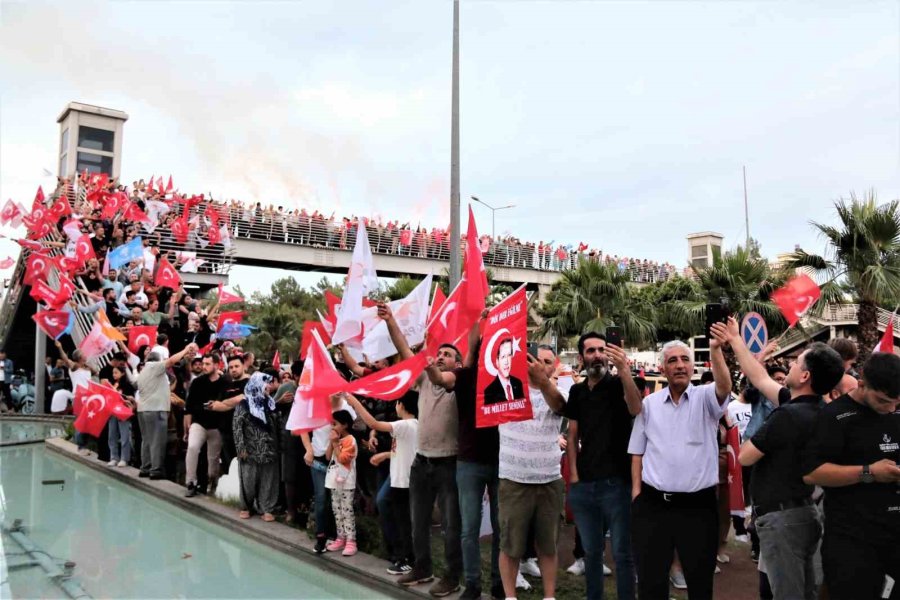 Bakan Çavuşoğlu’ndan Zafer Konuşması: “bu Millet Sana Güvenmiyorsa Dön Aynaya Bak. Kaç Seçimdir Kaybediyorsun”