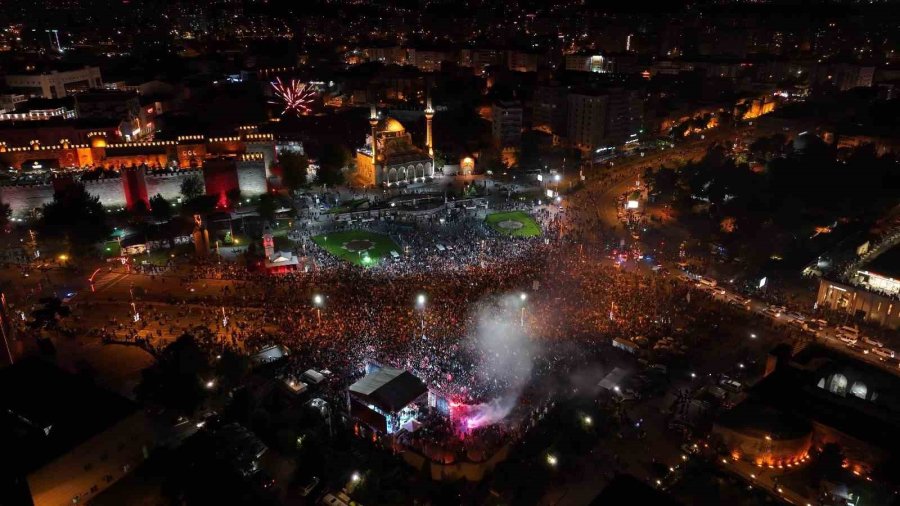 Kayseri’deki Erdoğan Coşkusu Havadan Görüntülendi
