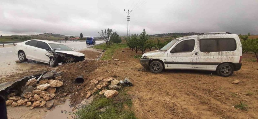 Karaman’da Trafik Kazası: 4 Yaralı