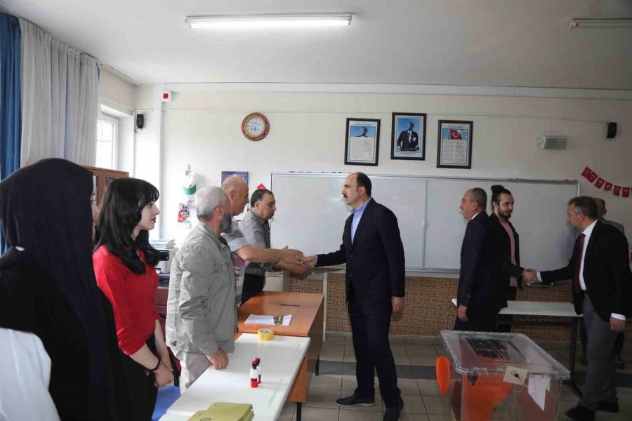 Başkan Altay Cumhurbaşkanlığı İkinci Tur Seçimi İçin Oyunu Kullandı