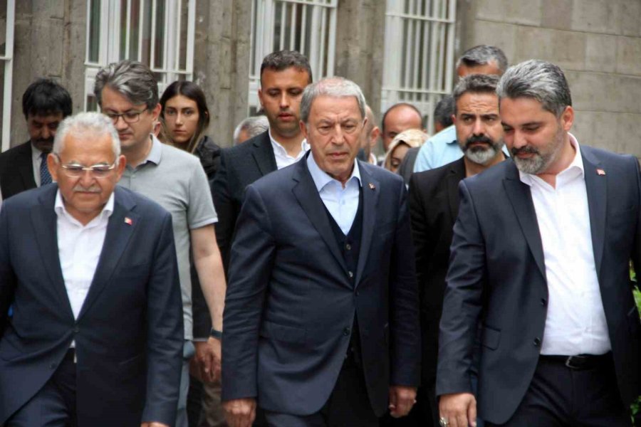 Bakan Akar: "asil Milletimizin Kararına Saygı Duyacağız"