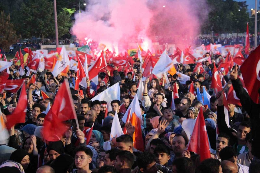 Cumhurbaşkanı Erdoğan’ın Seçim Zaferine Konya’da Coşkulu Kutlama