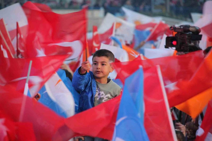 Cumhurbaşkanı Erdoğan’ın Seçim Zaferine Konya’da Coşkulu Kutlama