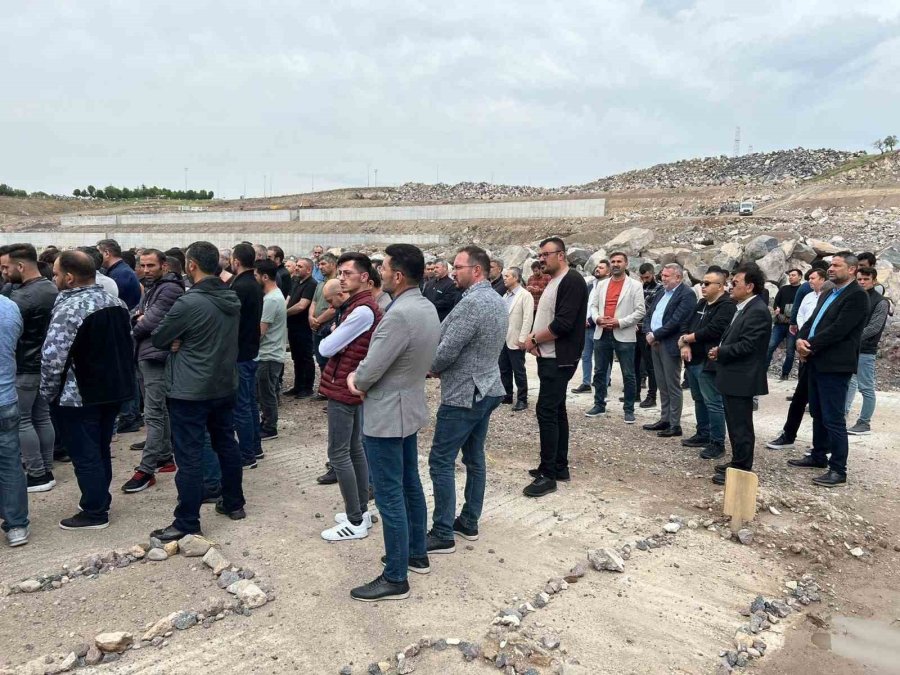 Kazada Hayatını Kaybeden Genç Toprağa Verildi