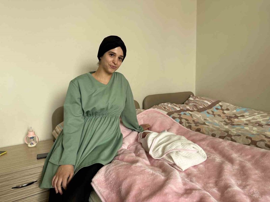 Kyk Yurdunda Dünyaya Gelen Hira Bebek Depremzedelerin Umudu Oldu