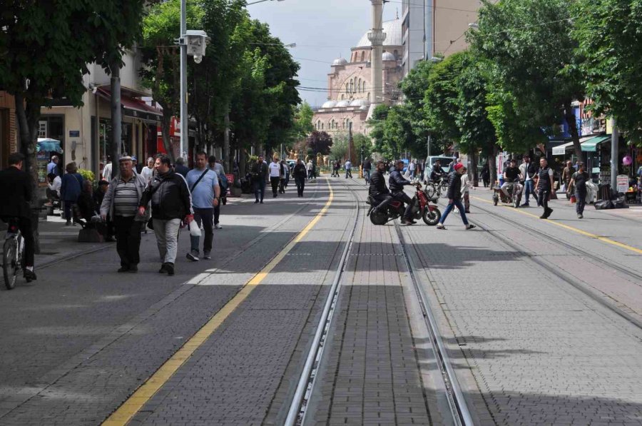 Seçimin Sonuçlanmasıyla Birlikte Eskişehir Sokakları Eski Sakinliğine Geri Döndü