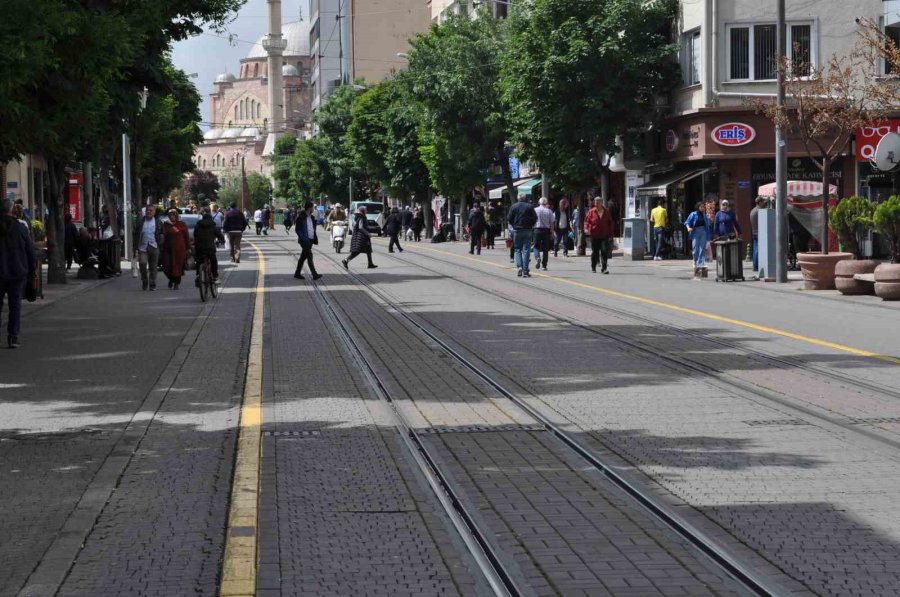 Seçimin Sonuçlanmasıyla Birlikte Eskişehir Sokakları Eski Sakinliğine Geri Döndü