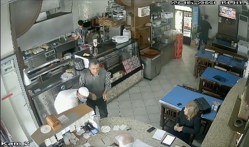 Dilencinin Yaptığı Rol, Tiyatroculara Taş Çıkarttı