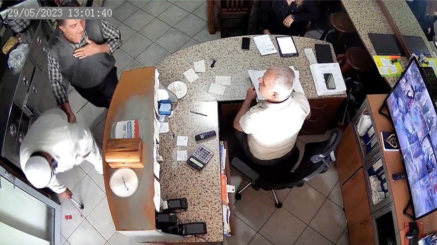 Dilencinin Yaptığı Rol, Tiyatroculara Taş Çıkarttı