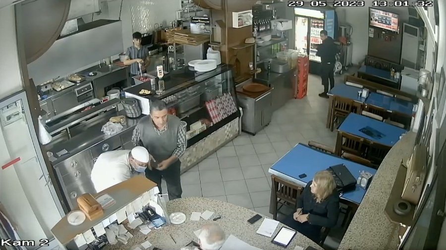 Dilencinin Yaptığı Rol, Tiyatroculara Taş Çıkarttı