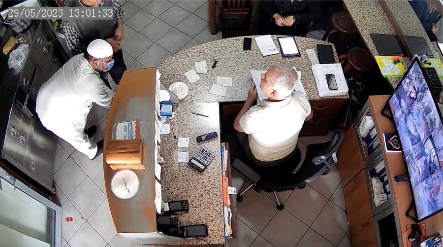 Dilencinin Yaptığı Rol, Tiyatroculara Taş Çıkarttı