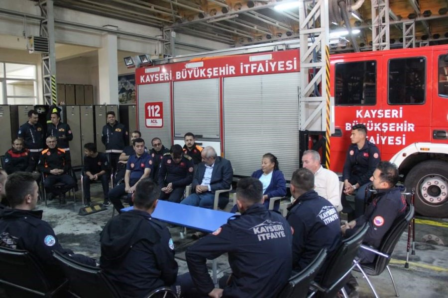 Tek Ayakları İle Kendilerini Kurtaran Ekipleri Ziyaret Ettiler