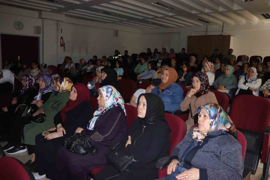 İl Emniyet Müdürü’nden Annelere ’uyuşturucu’ Çağrısı: "çocuğunuzu Ailesi Gibi, Annesi Gibi, Babası Gibi Koruruz"