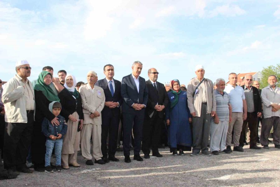 Karaman’da İlk Hacı Kafilesi Dualarla Kutsal Topraklara Uğurlandı