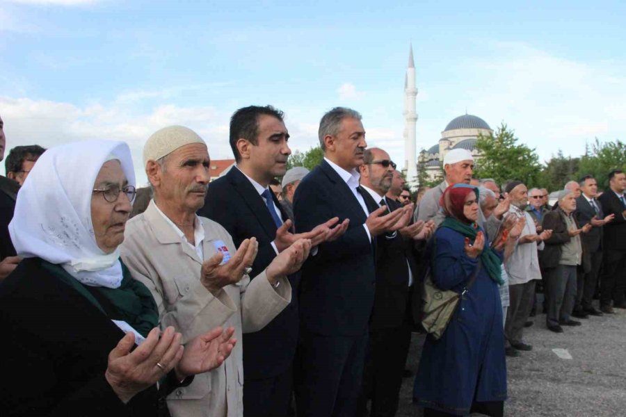 Karaman’da İlk Hacı Kafilesi Dualarla Kutsal Topraklara Uğurlandı