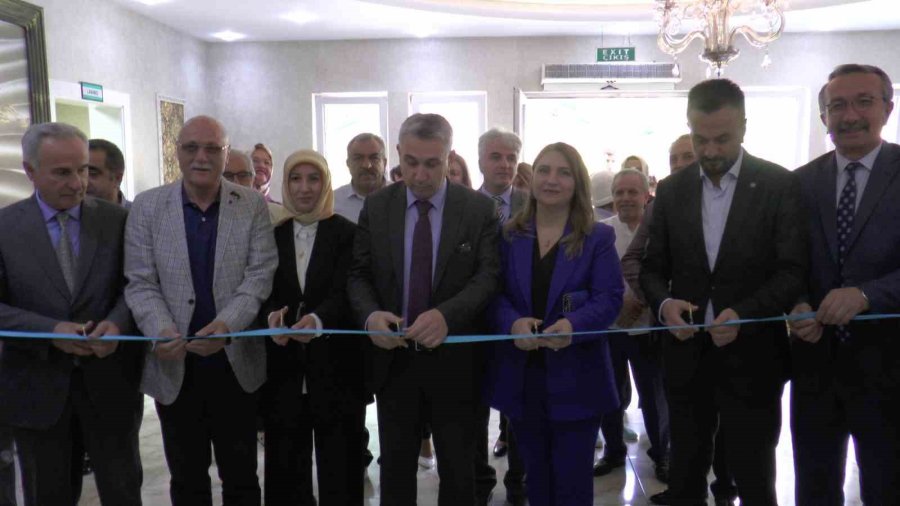 Kadın Kursiyerlerin El Emekleri Görücüye Çıktı