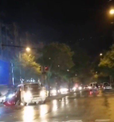 Seyir Halinde Kapısı Açık Minibüsten Böyle Düştü