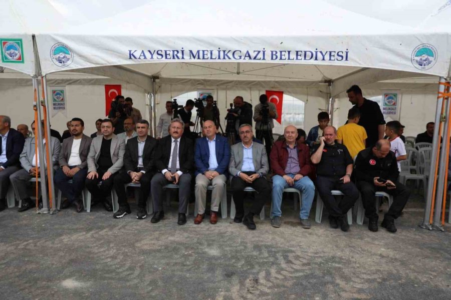 Melikgazi Depremzedeler İçin Umut Olmaya Devam Ediyor