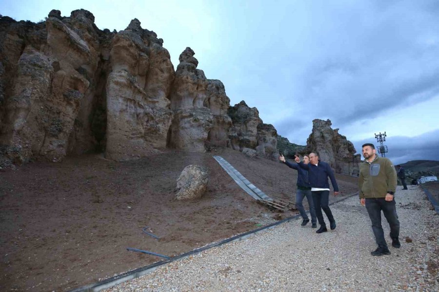 Meram Dere’nin Peri Bacaları Kızlar Kayası Turizme Kazandırılıyor