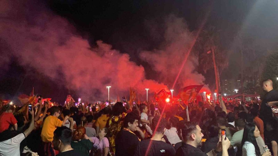 Galatasaray’ın Şampiyonluğu Mersin’de Coşkuyla Kutlandı