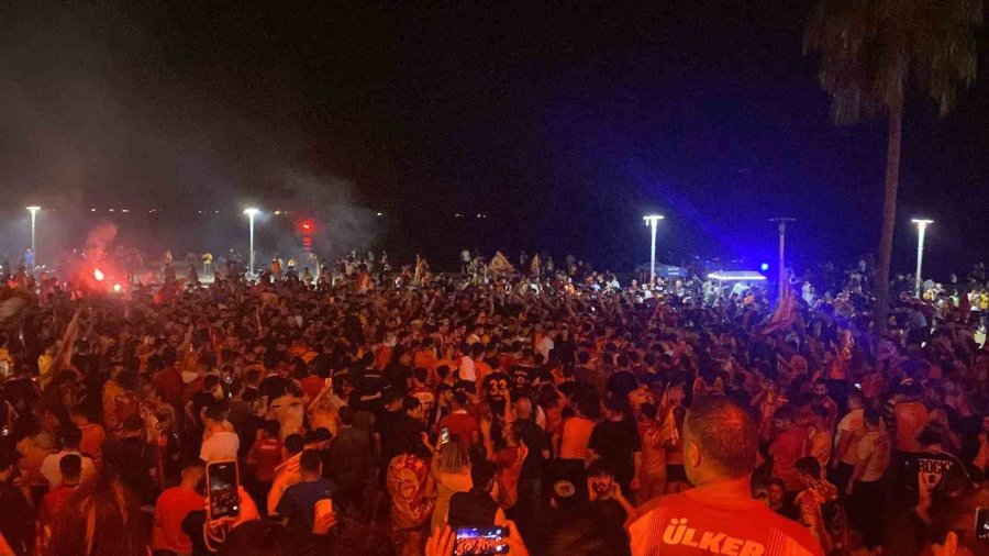 Galatasaray’ın Şampiyonluğu Mersin’de Coşkuyla Kutlandı