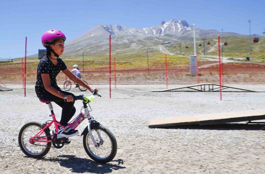Erciyes’te Bisiklet Ve Aktivite Parkı Sezonu Açıldı