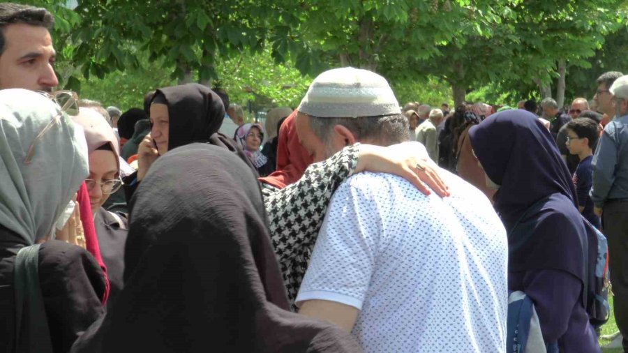 Kayserili Hacı Adayları Dualarla Uğurlandı