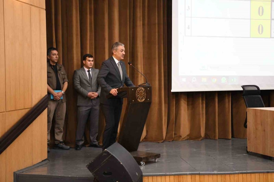 Vali Akkoyun: "karamanlılar En İyi Kamu Hizmetlerine Layık"