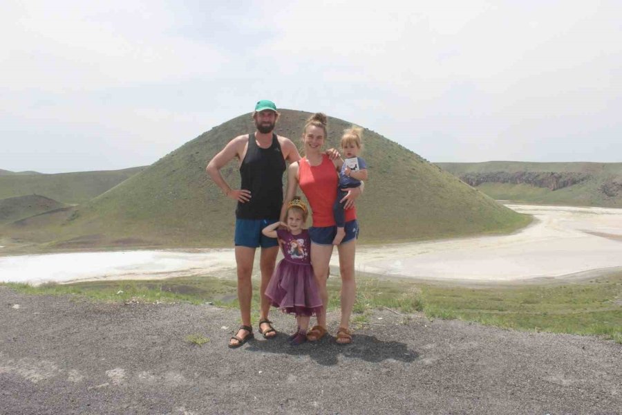 Hollandalı Turist Aile Meke Gölü’nde