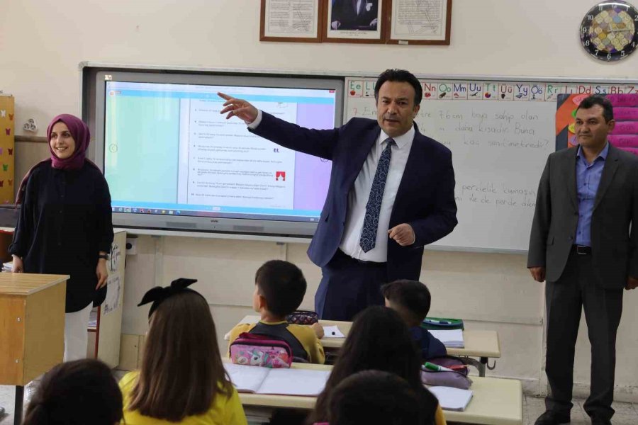 İl Milli Eğitim Müdürü Verdiği Sözü Tuttu, Öğrenciler Unutulmaz Bir Gün Yaşadı