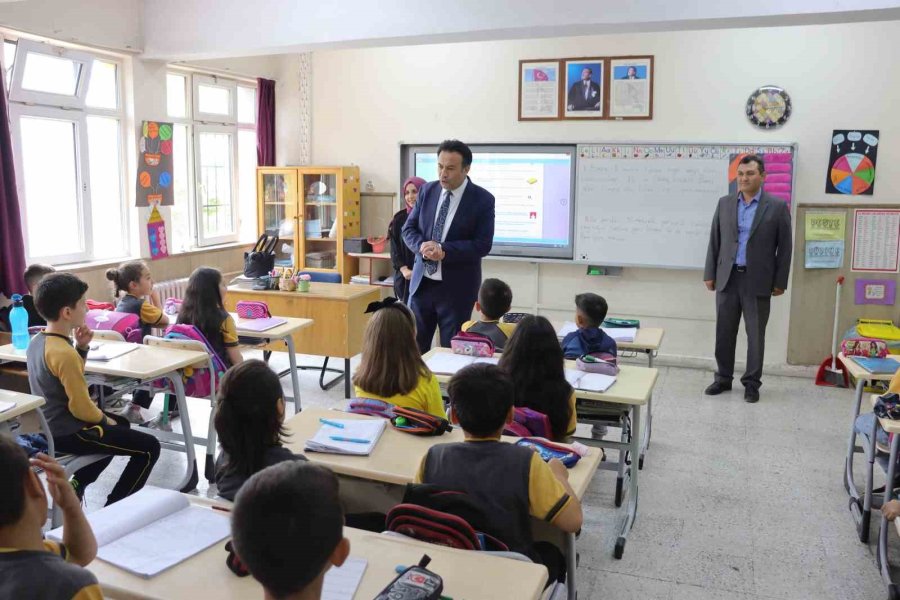 İl Milli Eğitim Müdürü Verdiği Sözü Tuttu, Öğrenciler Unutulmaz Bir Gün Yaşadı