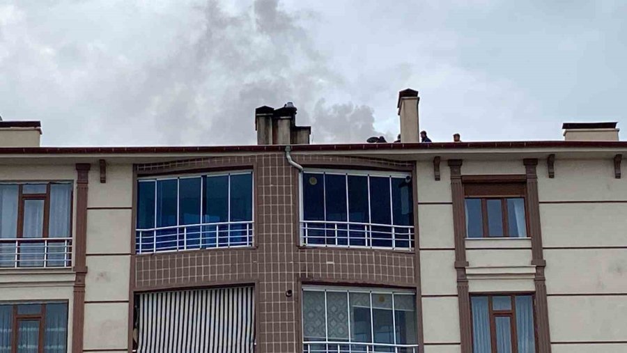 Konya’da Baca Yangını Büyümeden Söndürüldü