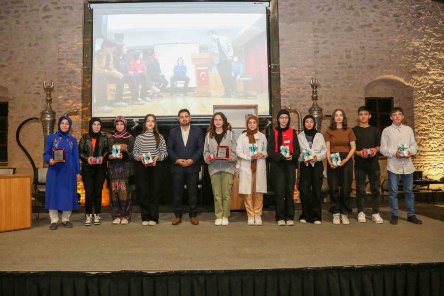 Mega Liseler Arası Tiyatro Yarışmasında Final Heyecanı