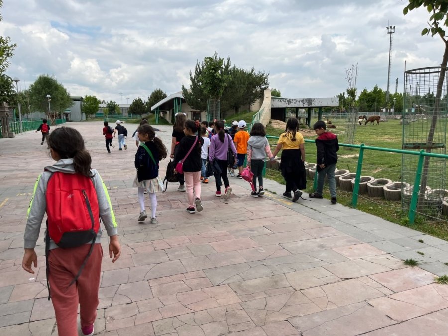 İl Milli Eğitim Müdürü Verdiği Sözü Tuttu, Öğrenciler Unutulmaz Bir Gün Yaşadı