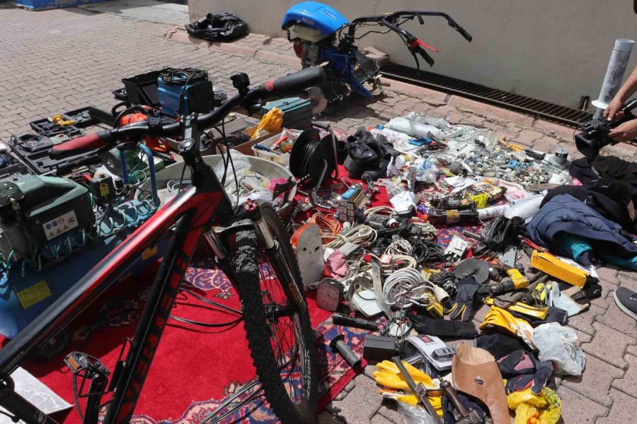 Ne Bulduysa Çalmış