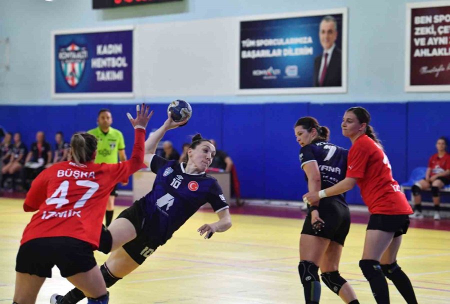 Mavi Kelebekler İddialı Gitti