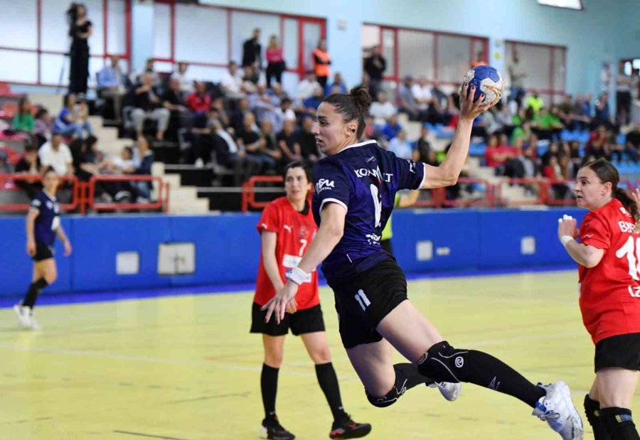 Mavi Kelebekler İddialı Gitti