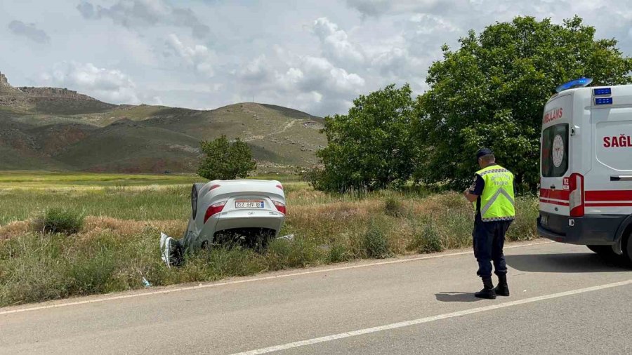 Aksaray’da Otomobil Takla Attı: 2 Yaralı
