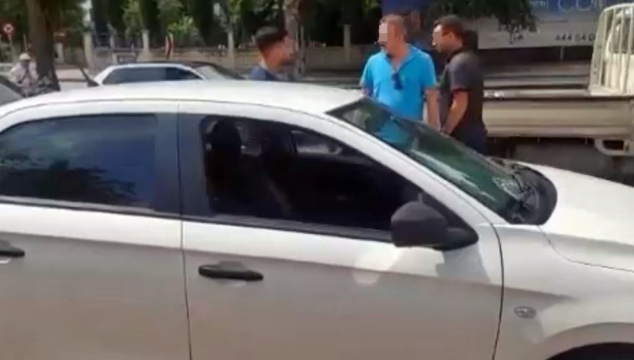 Polis İle Taksici Müşteri Kılığına Girdi, Korsan Taksici Siren Seslerini Duyunca Neye Uğradığını Şaşırdı