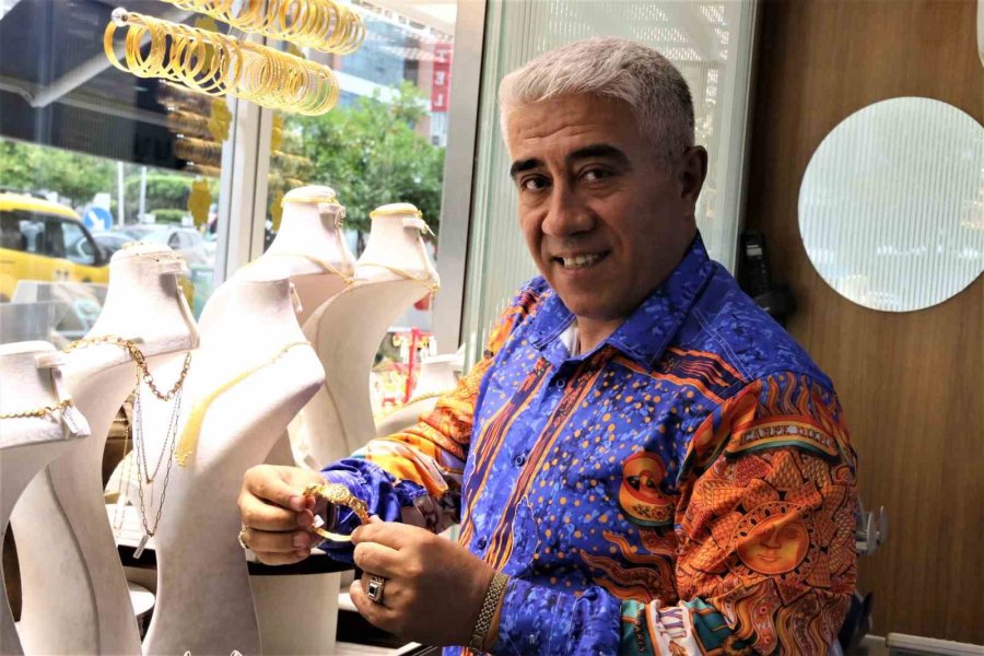 40 Yıl Önce Köydeki Markette Kurduğu Hayalini Şehirde Gerçekleştirmenin Gururunu Taşıyor