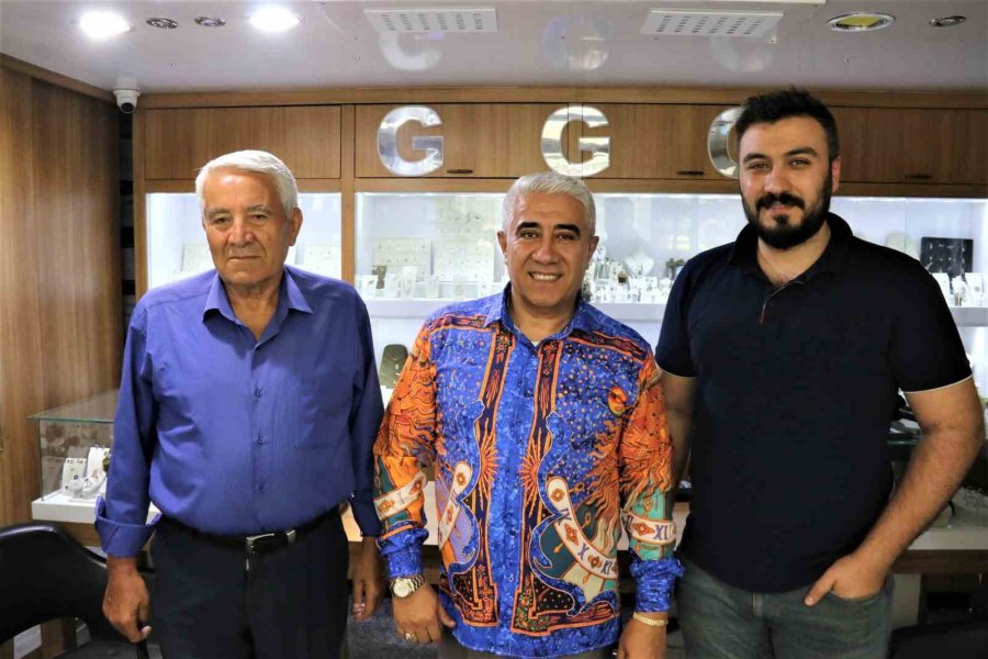 40 Yıl Önce Köydeki Markette Kurduğu Hayalini Şehirde Gerçekleştirmenin Gururunu Taşıyor